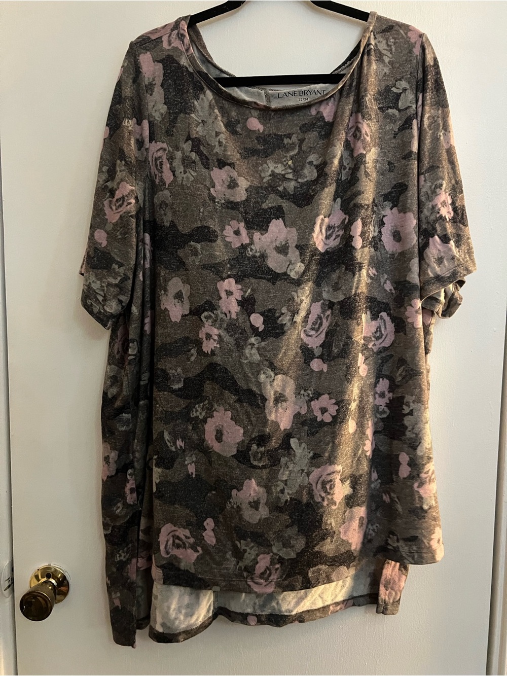 Lane Bryant Pink & Gray Floral Camo Short Sleeve Top